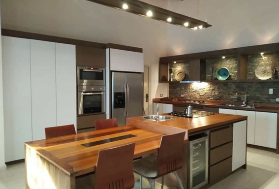 CASA EN PLAYA EL ÁNGEL, EN VENTA