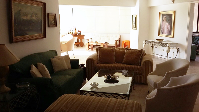 APARTAMENTO EN COSTA AZUL, AV. BOLIVAR, EN VENTA