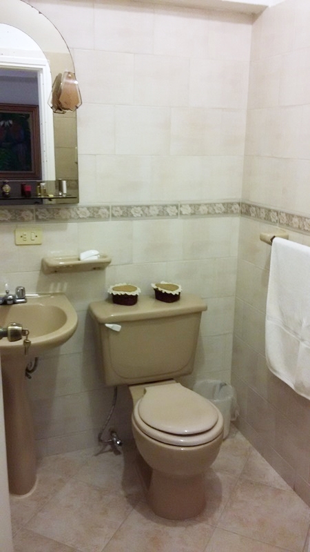 APARTAMENTO EN COSTA AZUL, AV. BOLIVAR, EN VENTA