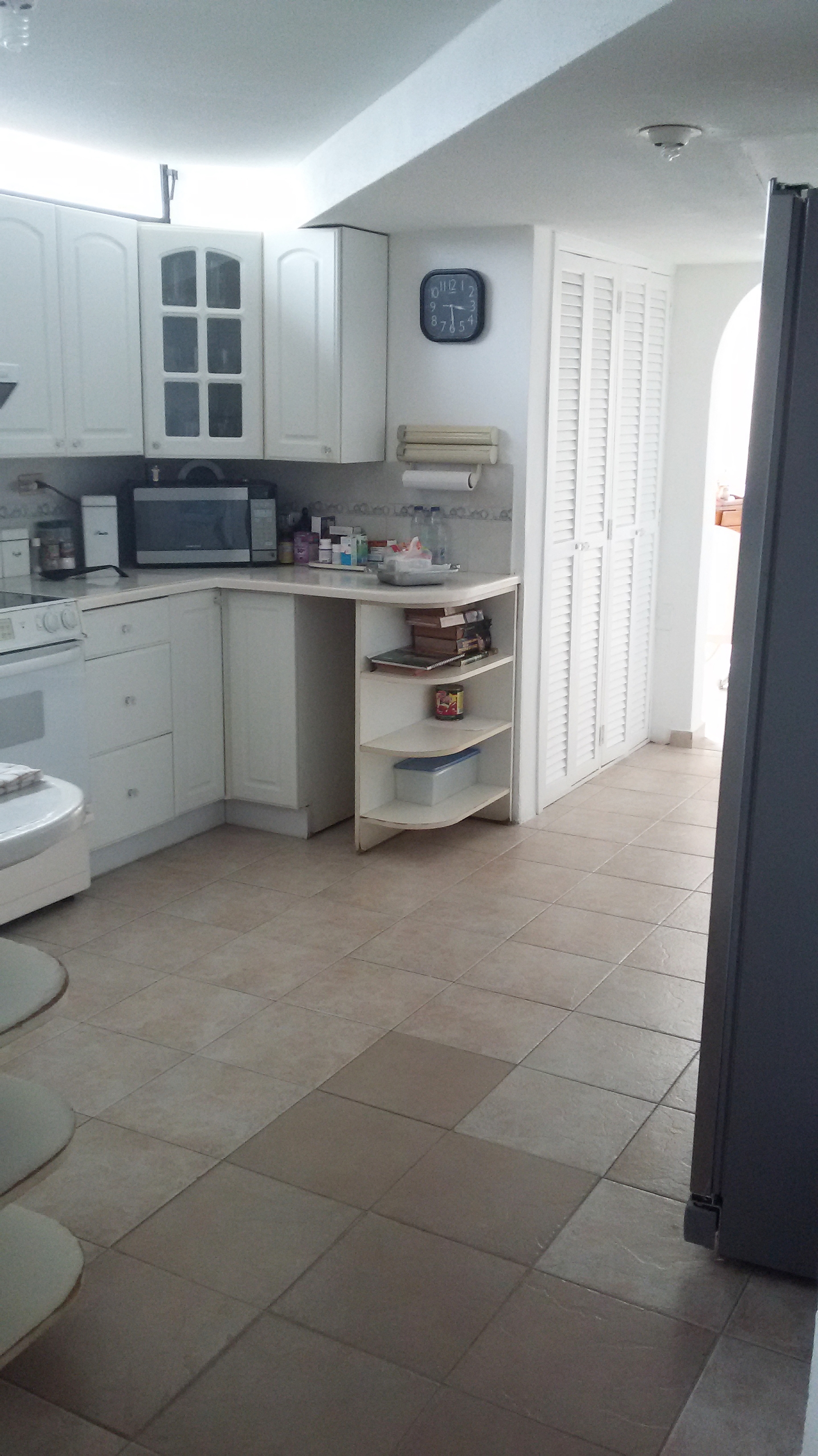 APARTAMENTO EN COSTA AZUL, AV. BOLIVAR, EN VENTA