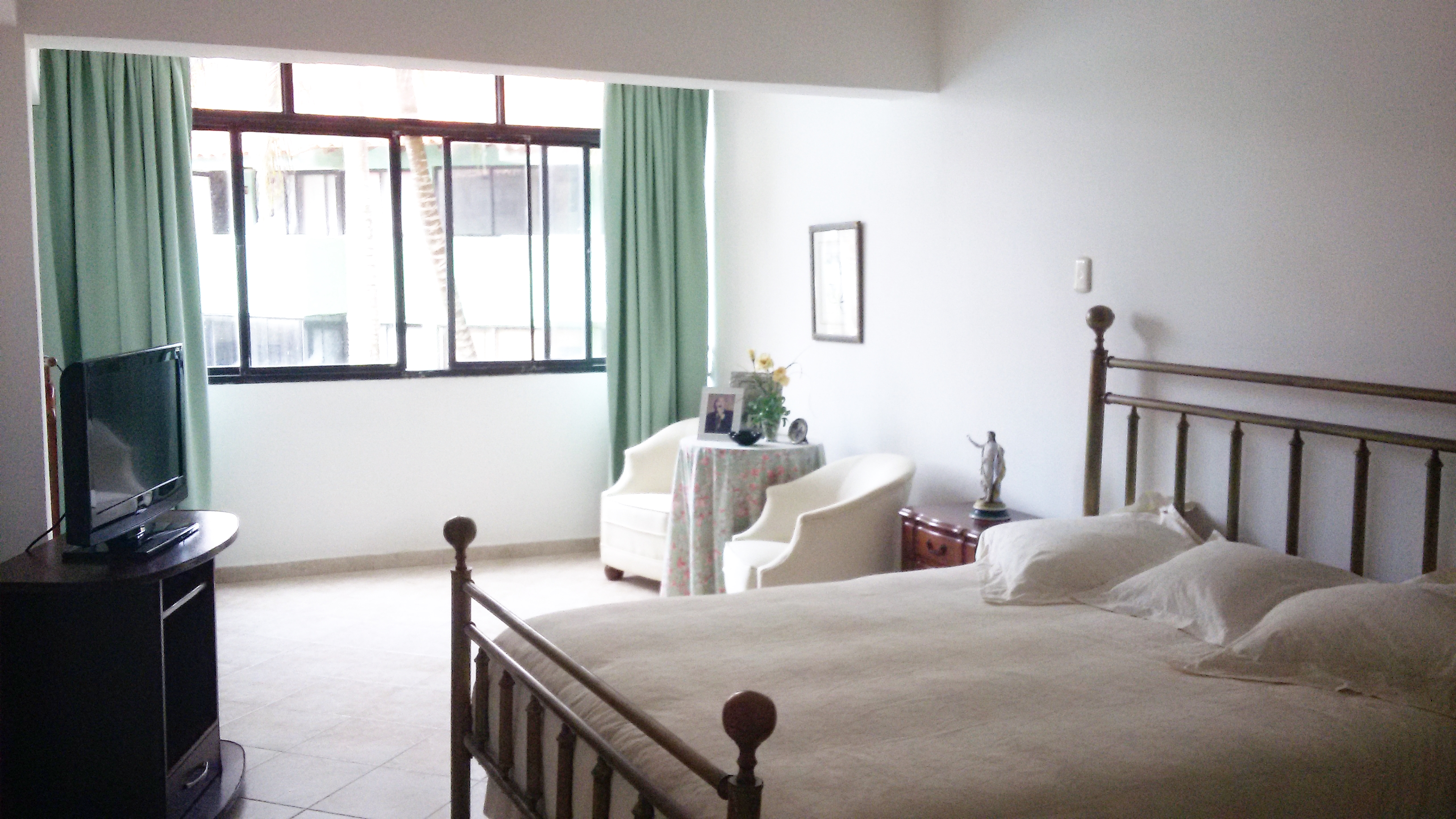 APARTAMENTO EN COSTA AZUL, AV. BOLIVAR, EN VENTA