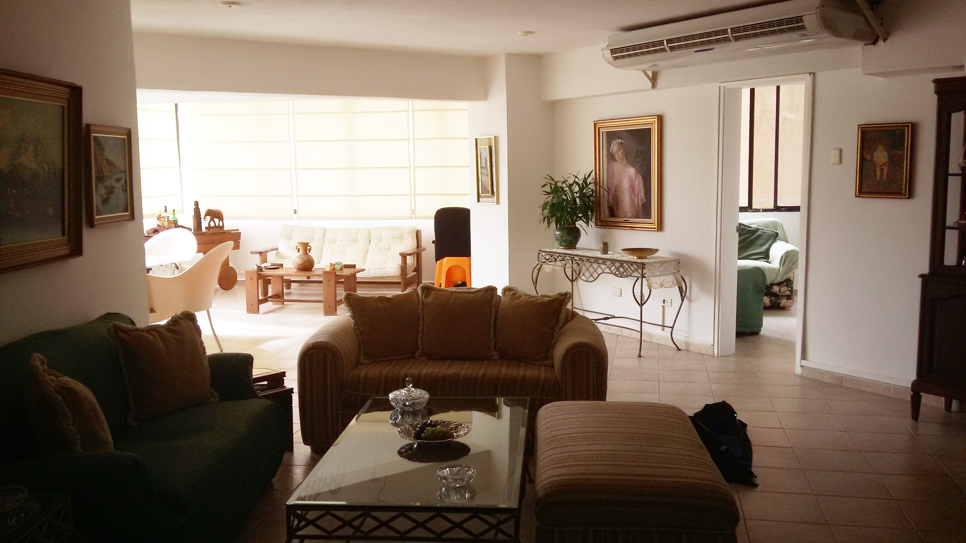 APARTAMENTO EN COSTA AZUL, AV. BOLIVAR, EN VENTA