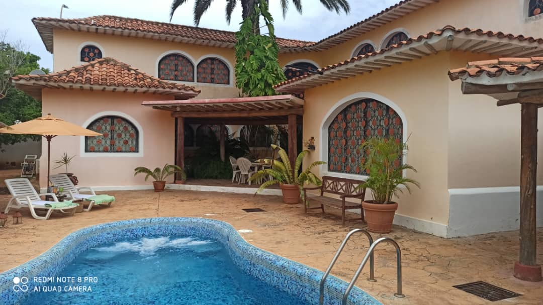 CASA EN PARAISO I, EN VENTA