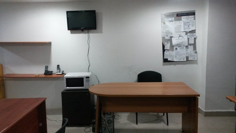 OFICINA EN AV. BOLIVAR, EN ALQUILER