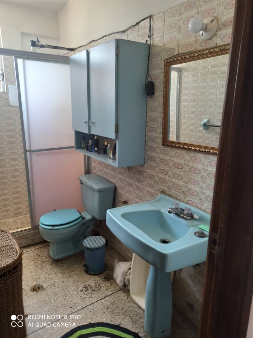 APARTMENT WITH COMMERCIAL PREMISES (RESTAURANT) ON 4 DE MAYO, FOR SALE