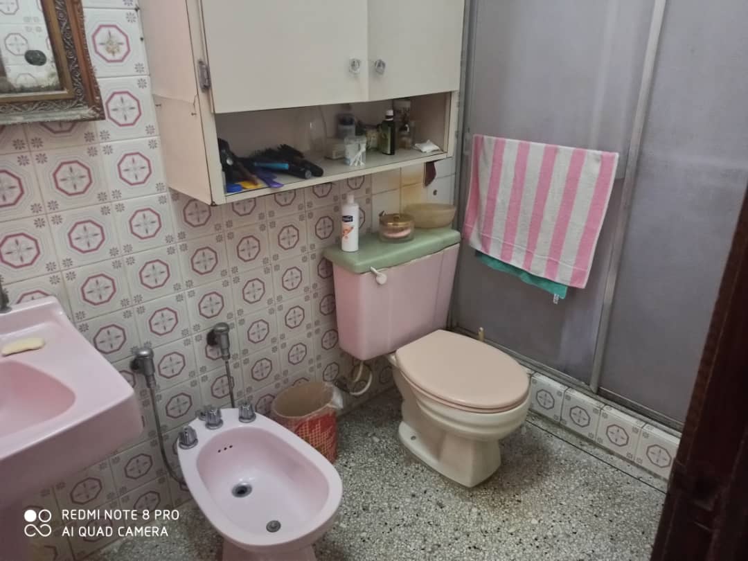 APARTMENT WITH COMMERCIAL PREMISES (RESTAURANT) ON 4 DE MAYO, FOR SALE