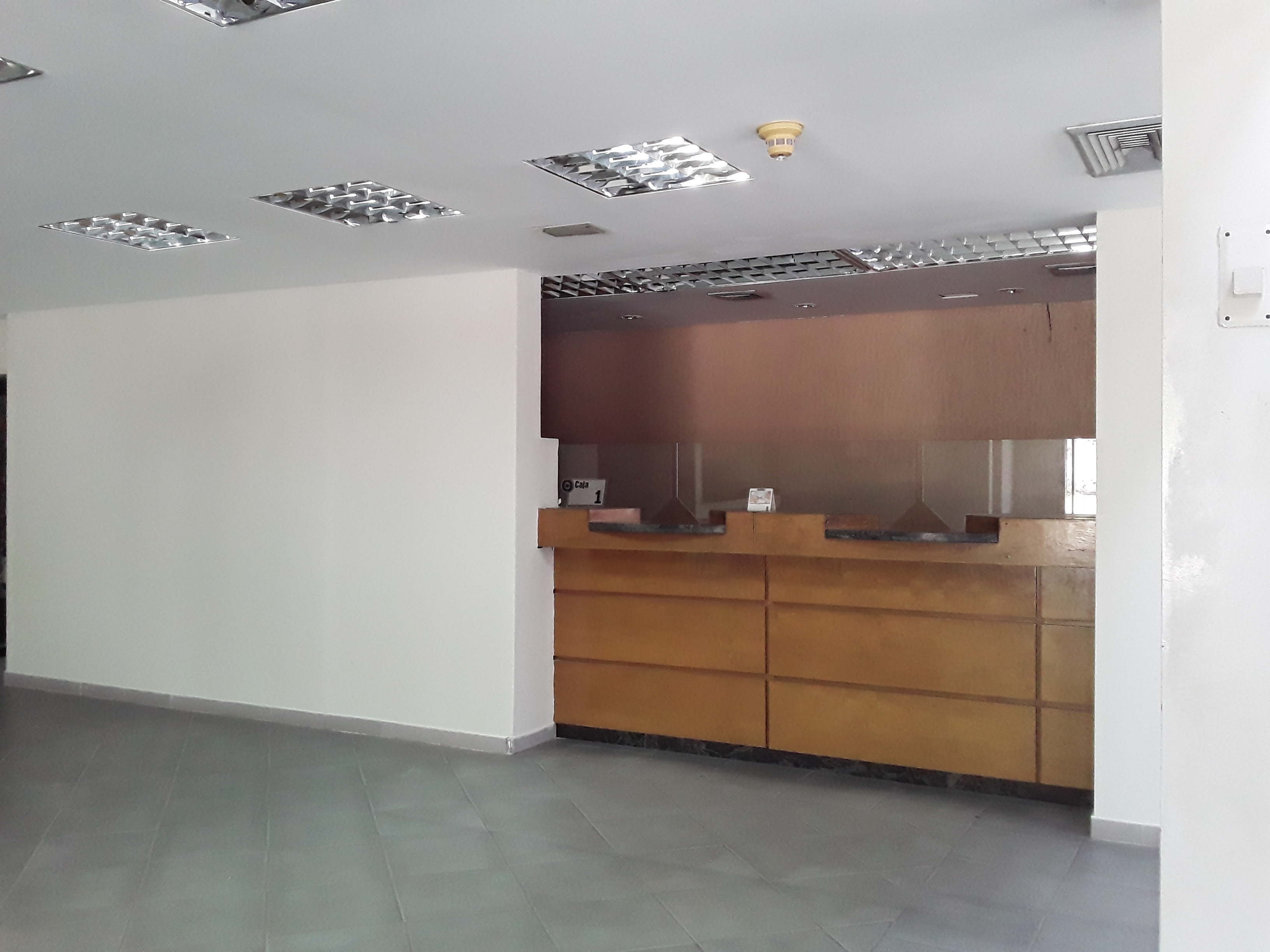 PREMISES IN LOS ROBLES, FOR SALE