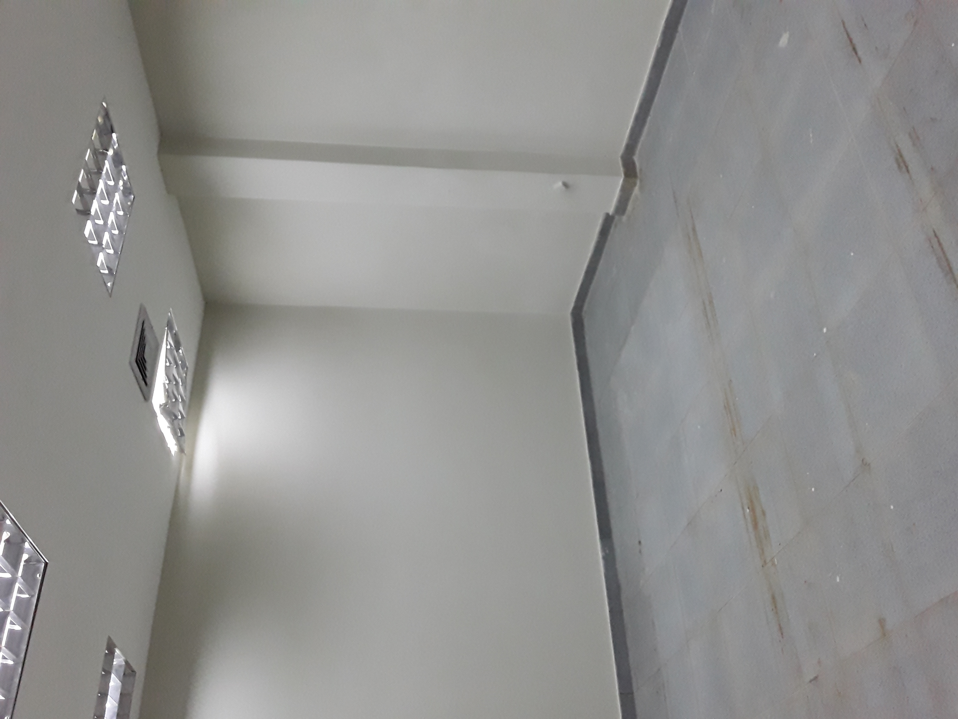 PREMISES IN LOS ROBLES, FOR SALE