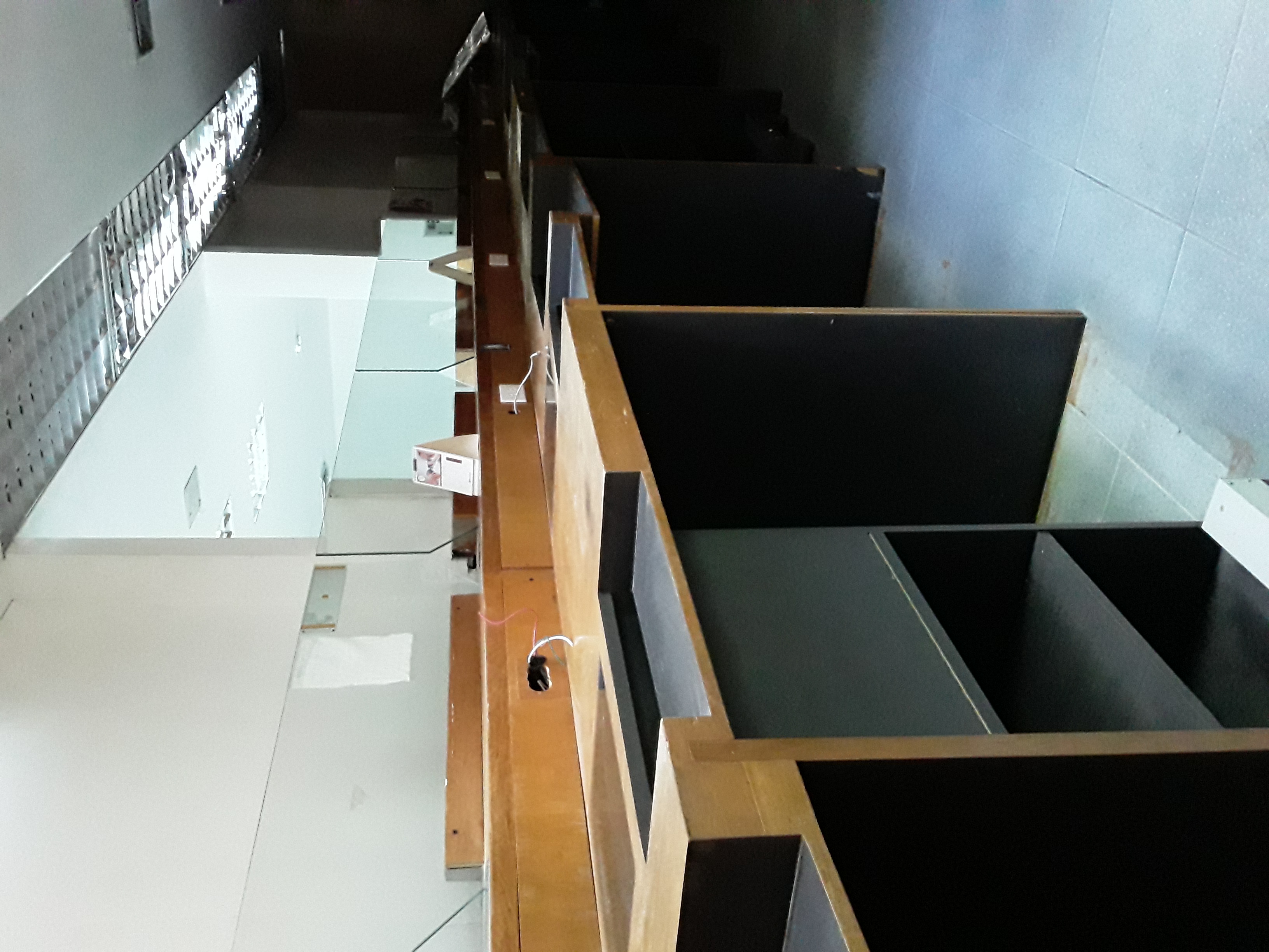 PREMISES IN LOS ROBLES, FOR SALE