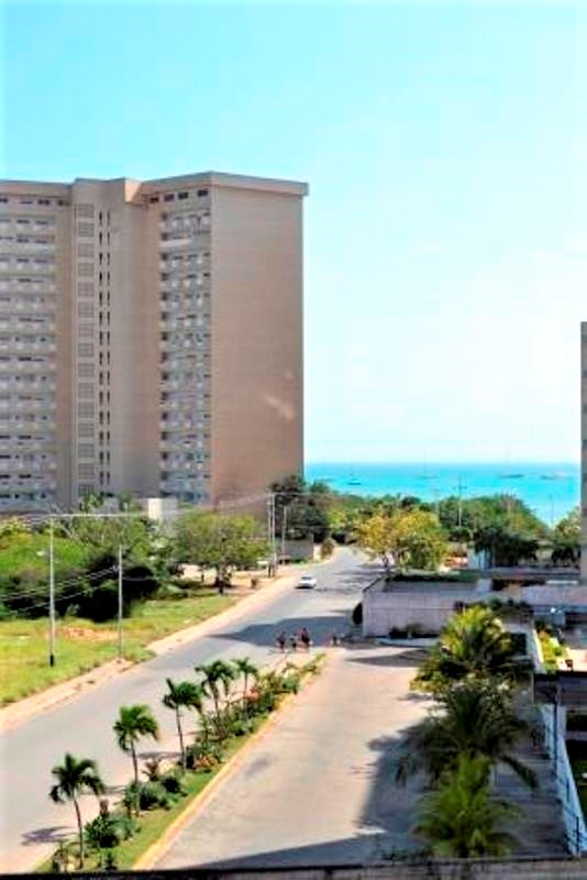 APARTMENT FOR SALE IN AV. BOLIVAR