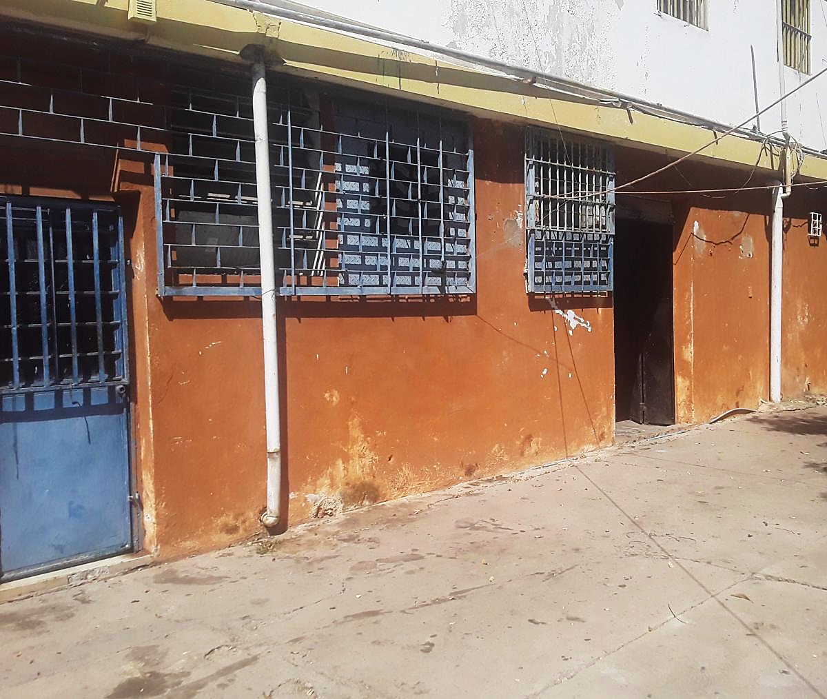 PREMISES FOR SALE IN COSTA AZUL SUITABLE FOR INVESTMENT