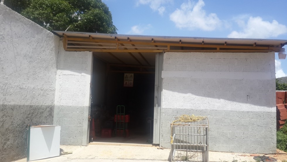 SHED IN CATALAN DE GUACUCO, FOR SALE