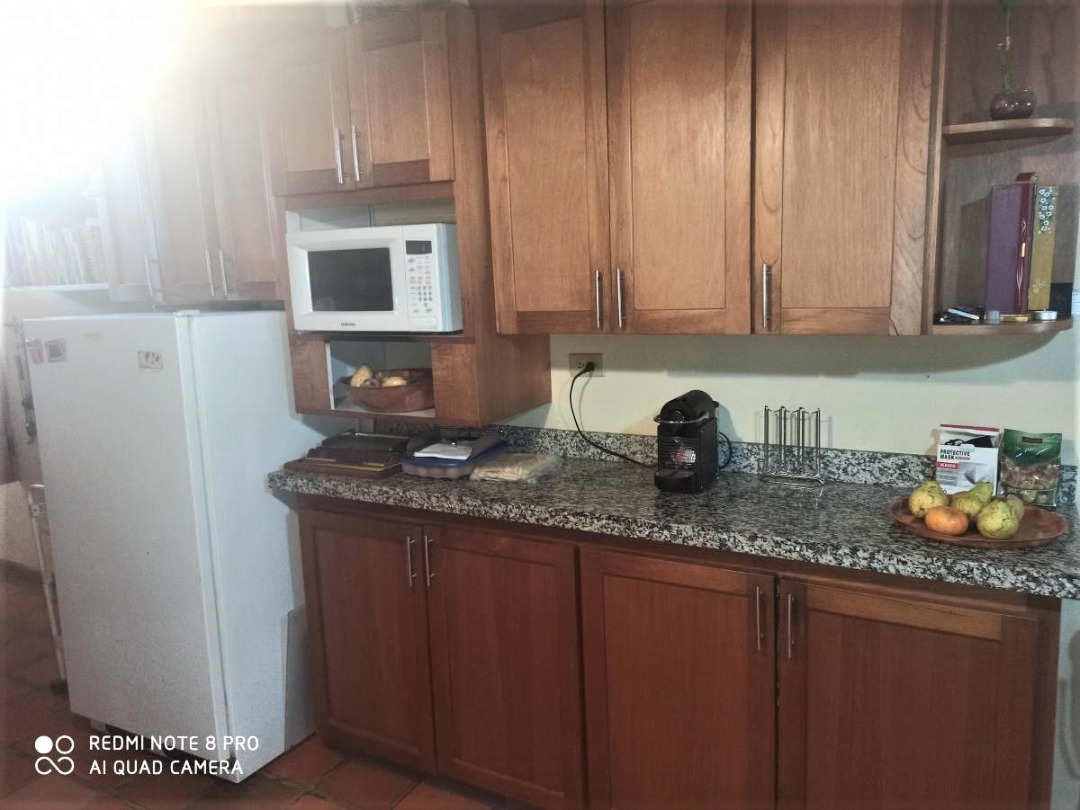 BEAUTIFUL TOWNHOUSE IN URB. HANDLE, FOR SALE