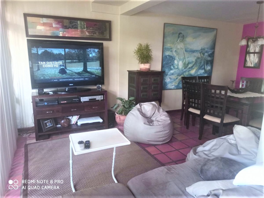 BEAUTIFUL TOWNHOUSE IN URB. HANDLE, FOR SALE