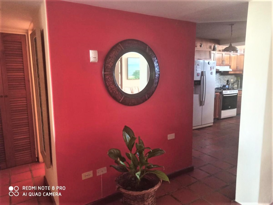 BEAUTIFUL TOWNHOUSE IN URB. HANDLE, FOR SALE