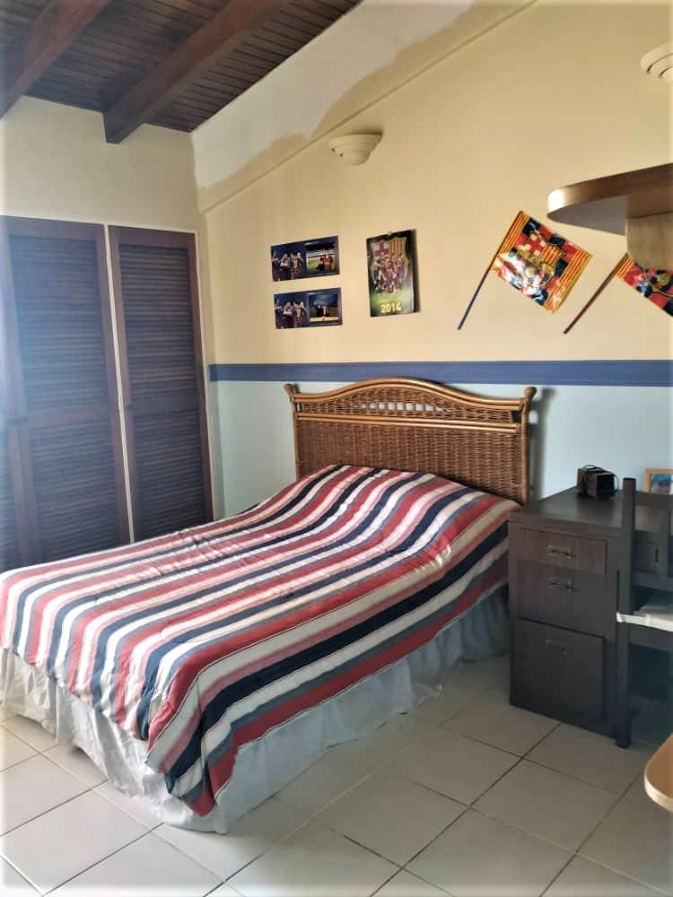 BEAUTIFUL TOWNHOUSE IN URB. HANDLE, FOR SALE