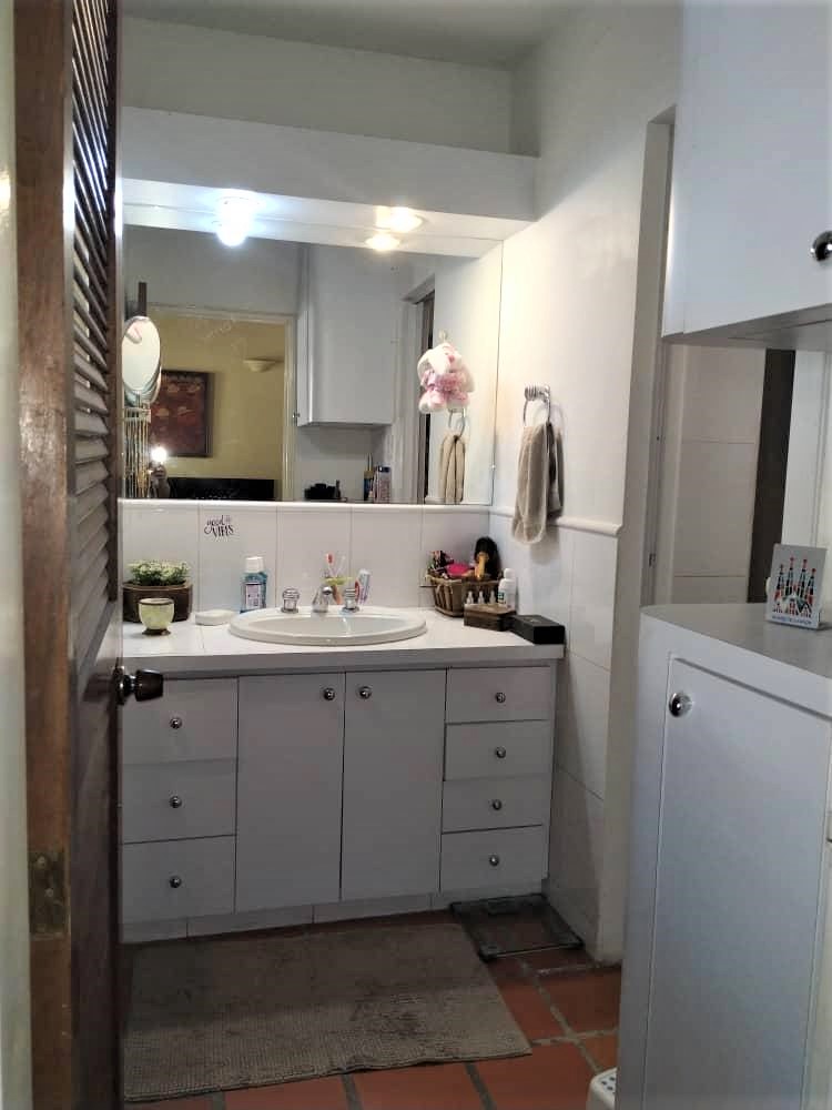 BEAUTIFUL TOWNHOUSE IN URB. HANDLE, FOR SALE