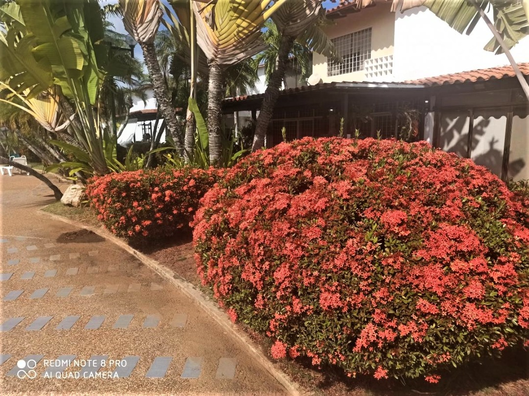 BEAUTIFUL TOWNHOUSE IN URB. HANDLE, FOR SALE