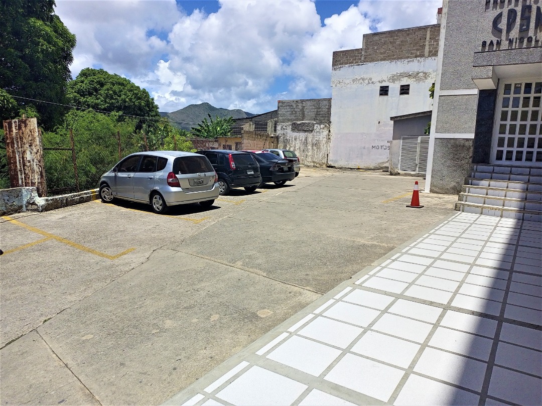 OFICINA EN VENTA EN PORLAMAR