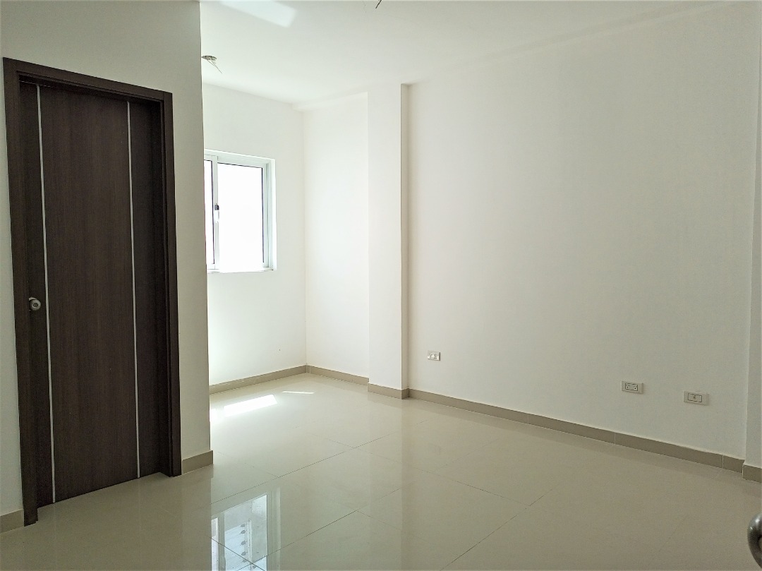 TOWNHOUSE EN URB. JORGE COLL