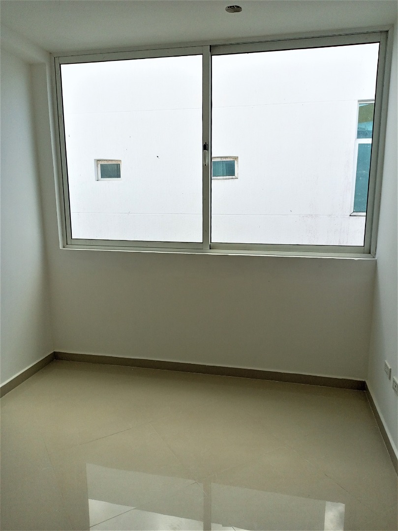 TOWNHOUSE EN URB. JORGE COLL