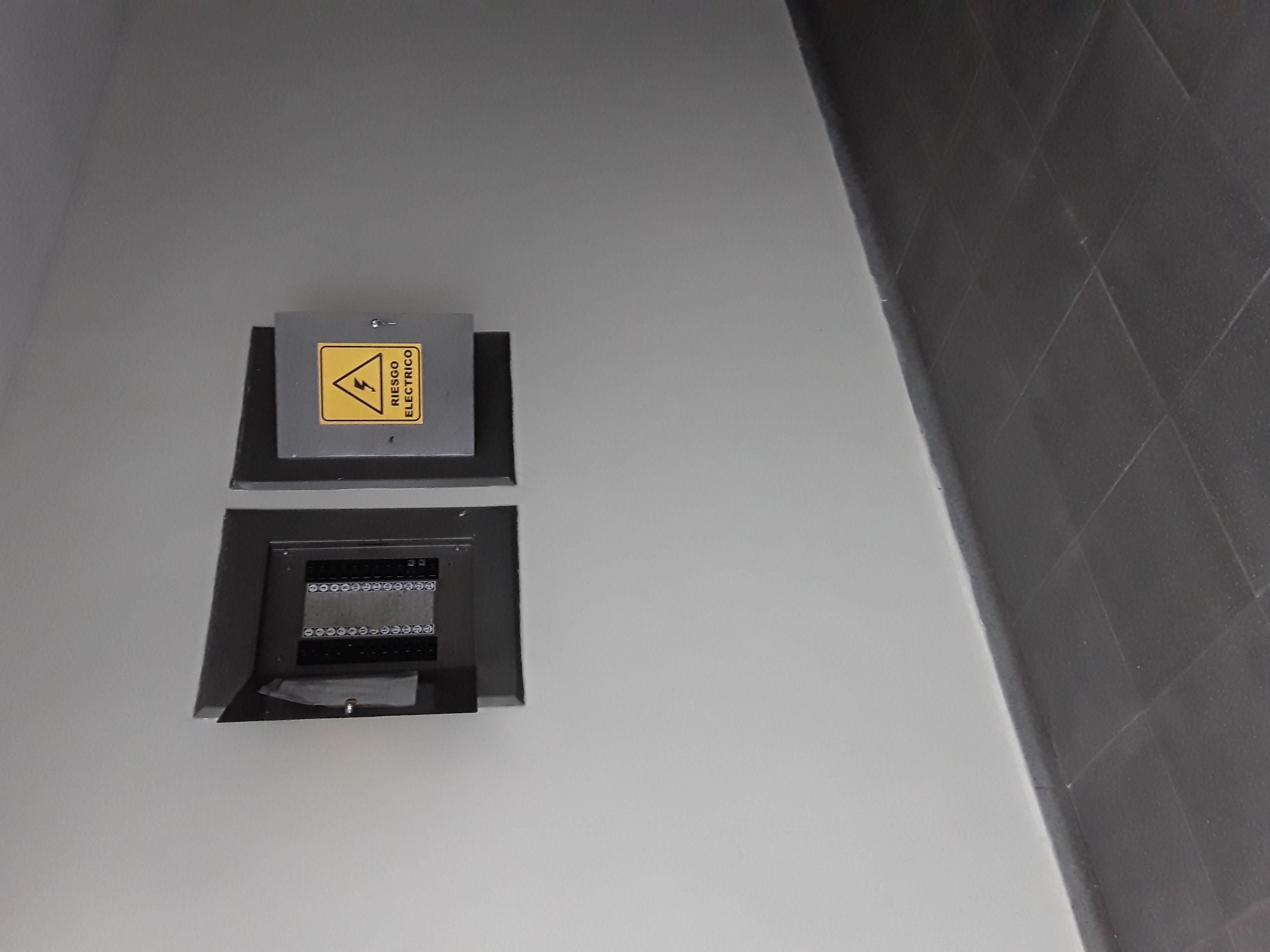 LOCAL EN LOS ROBLES, EN ALQUILER