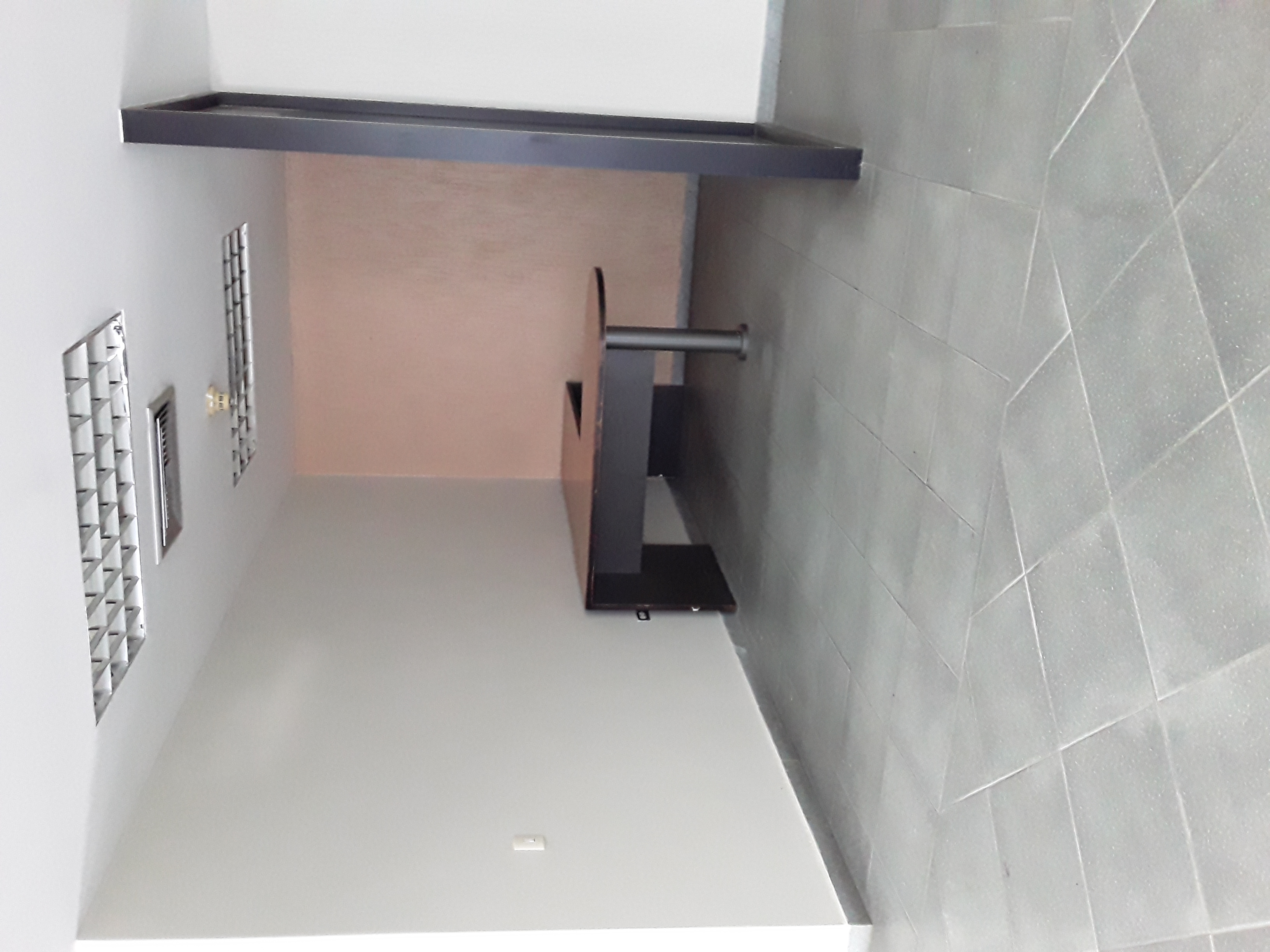 LOCAL EN LOS ROBLES, EN ALQUILER