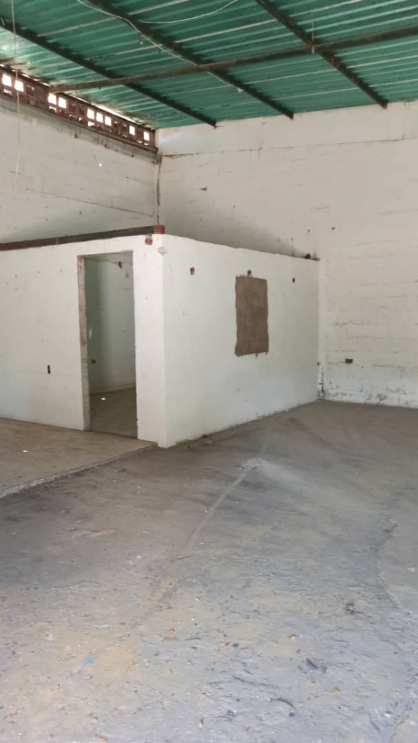 LOCAL EN PORLAMAR EN VENTA