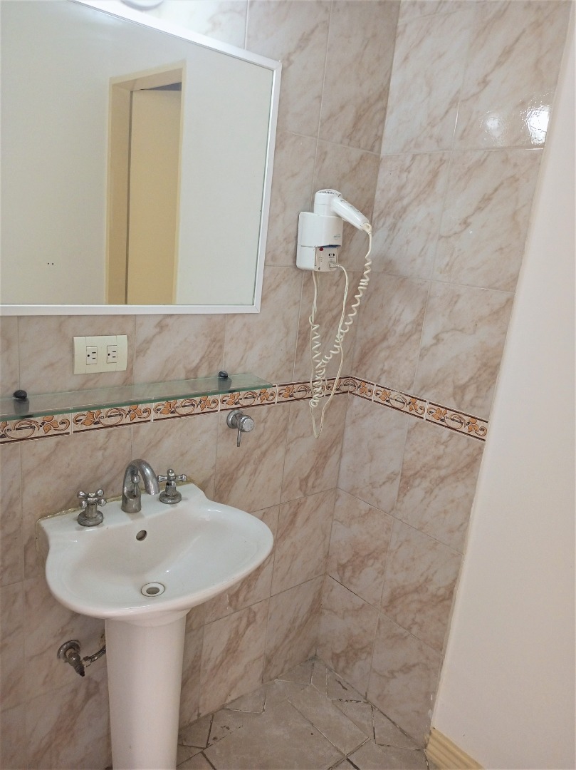 HOTEL EN VENTA EN AV. 4 DE MAYO, ISLA DE MARGARITA