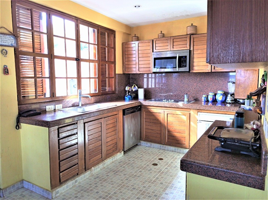 CASA EN VENTA EN PARAISO I, PAMPATAR