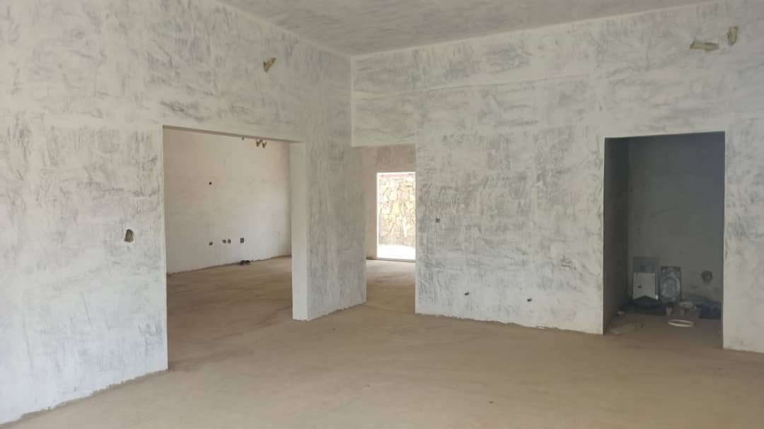 TOWNHOUSE EN URB. MANEIRO, EN VENTA