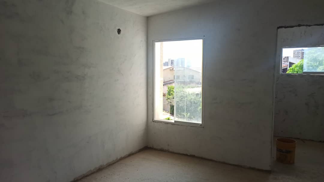 TOWNHOUSE EN URB. MANEIRO, EN VENTA