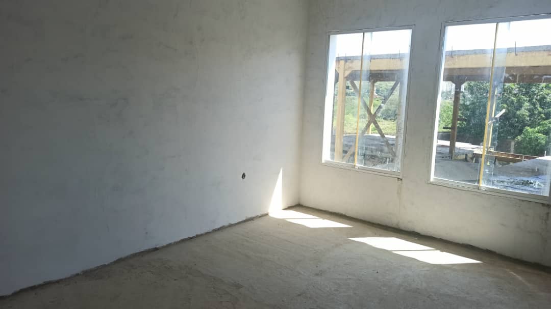 TOWNHOUSE EN URB. MANEIRO, EN VENTA