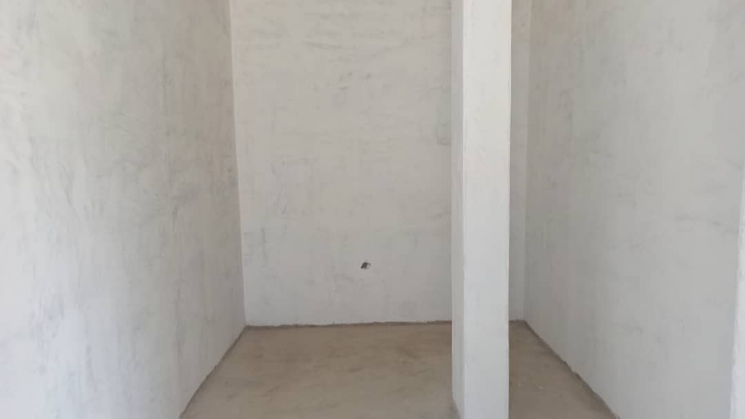 TOWNHOUSE EN URB. MANEIRO, EN VENTA