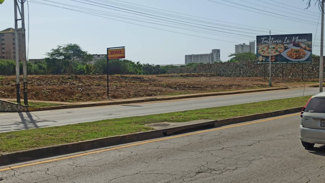 TERRENO EN VENTA, CON UBICACION ESTRATEGICA EN AV. BOLIVAR