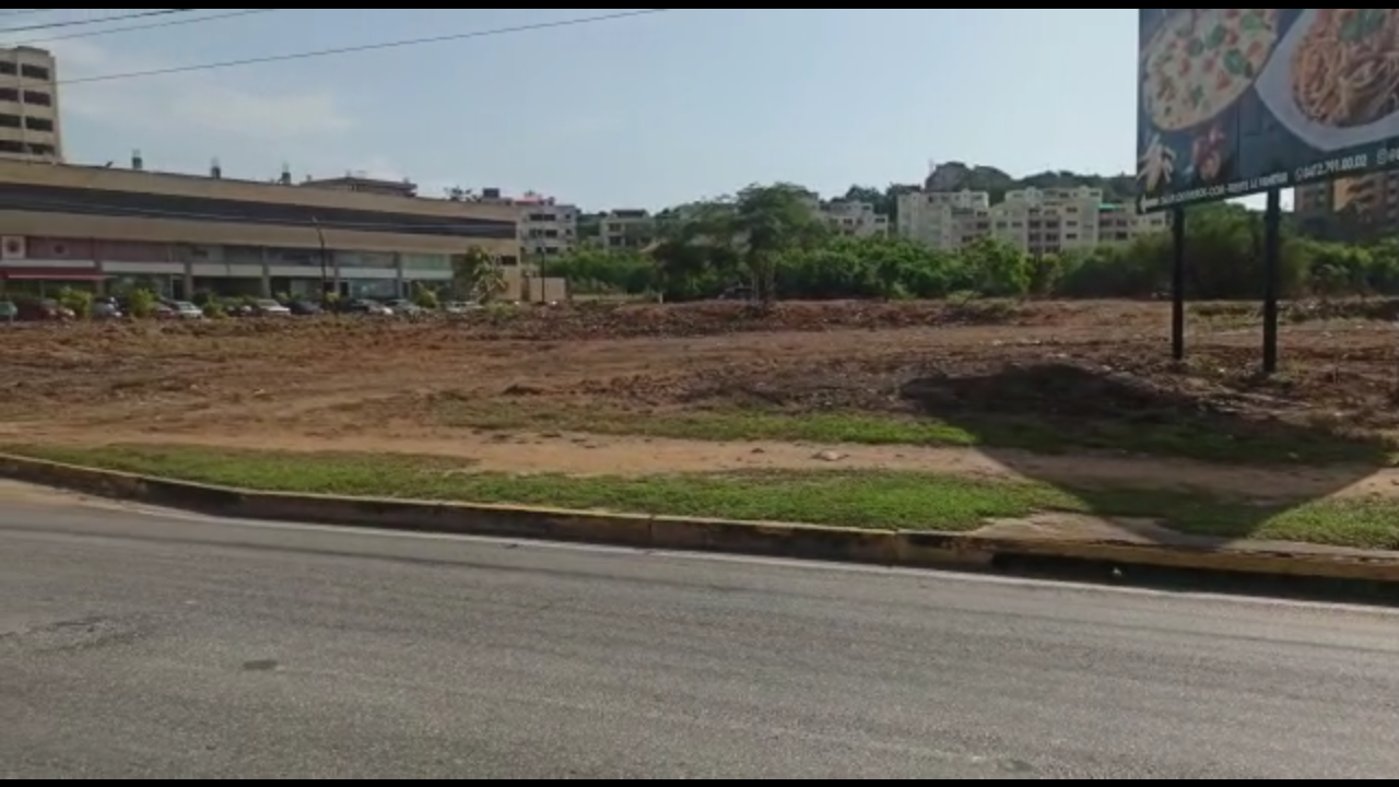 TERRENO EN VENTA, CON UBICACION ESTRATEGICA EN AV. BOLIVAR