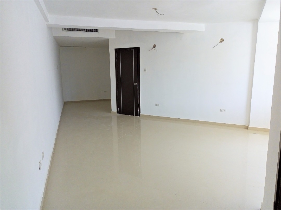 TOWNHOUSE EN MANEIRO, EN VENTA