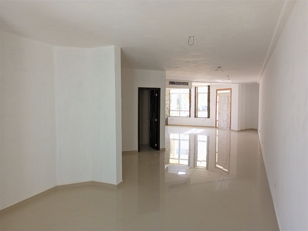 TOWNHOUSE EN MANEIRO, EN VENTA
