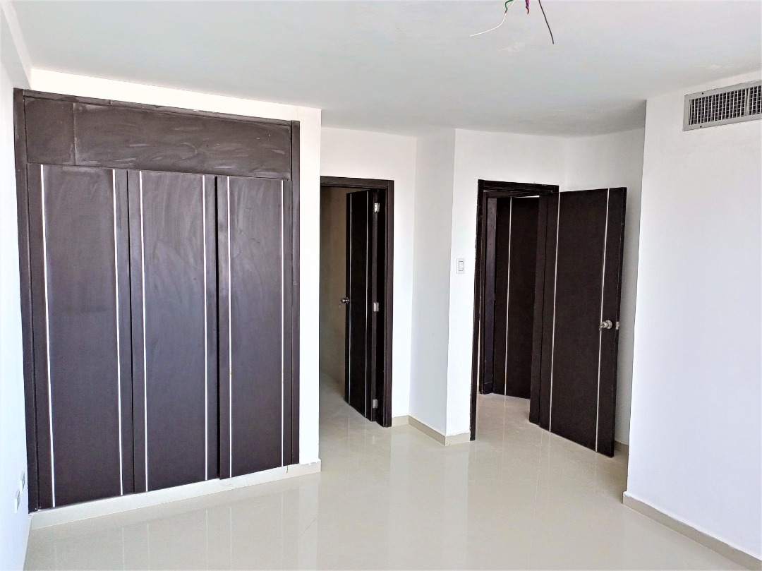 TOWNHOUSE EN MANEIRO, EN VENTA