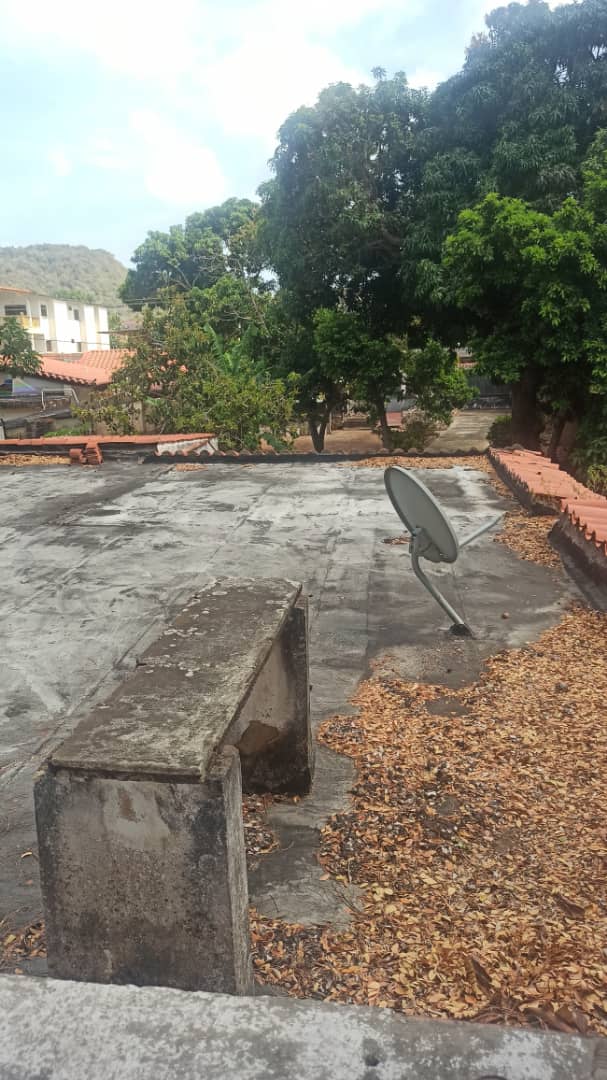 HOUSE TO REMODE IN LA GUARINA, LA ASUNCION, FOR SALE