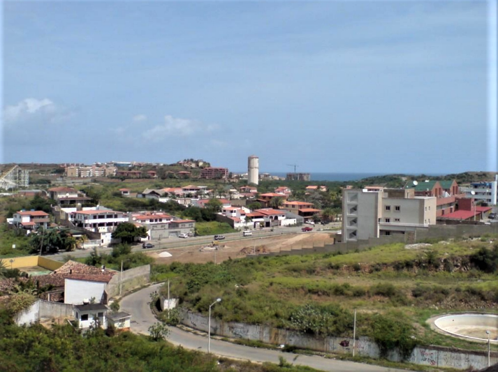 HOTEL EN LA AV. BOLIVAR CON ALDONZA MANRIQUE