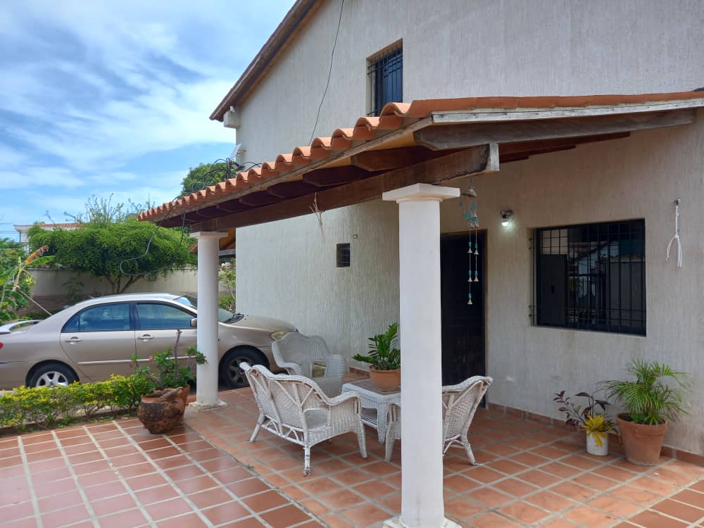 TERRENO EN LA URBANIZACION MANEIRO, EN VENTA