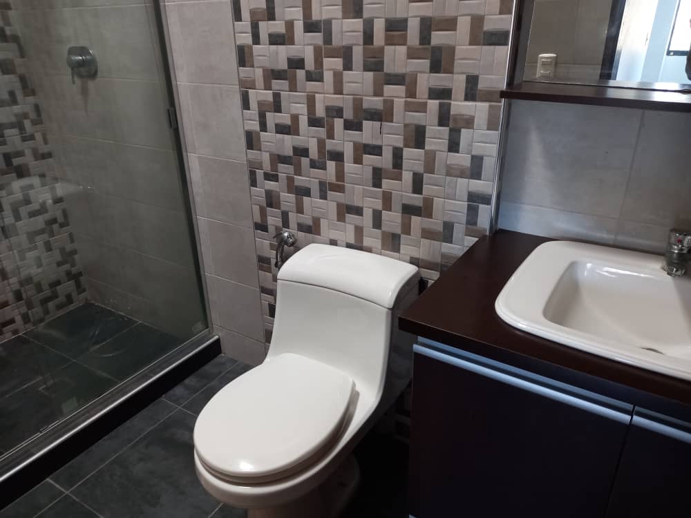 TOWN HOUSE EN VENTA URB. JORGE COLL