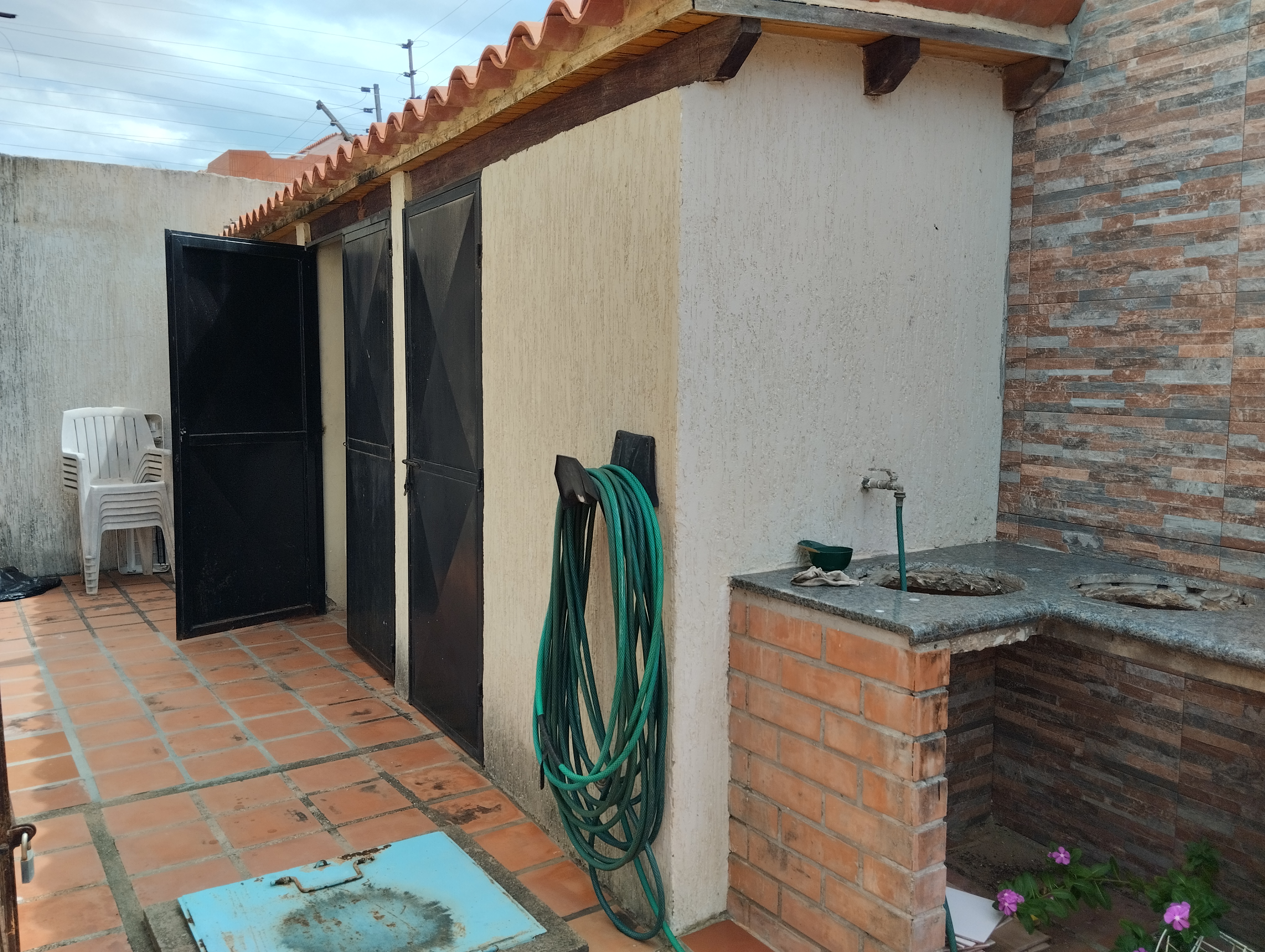 TOWN HOUSE EN VENTA URB. JORGE COLL