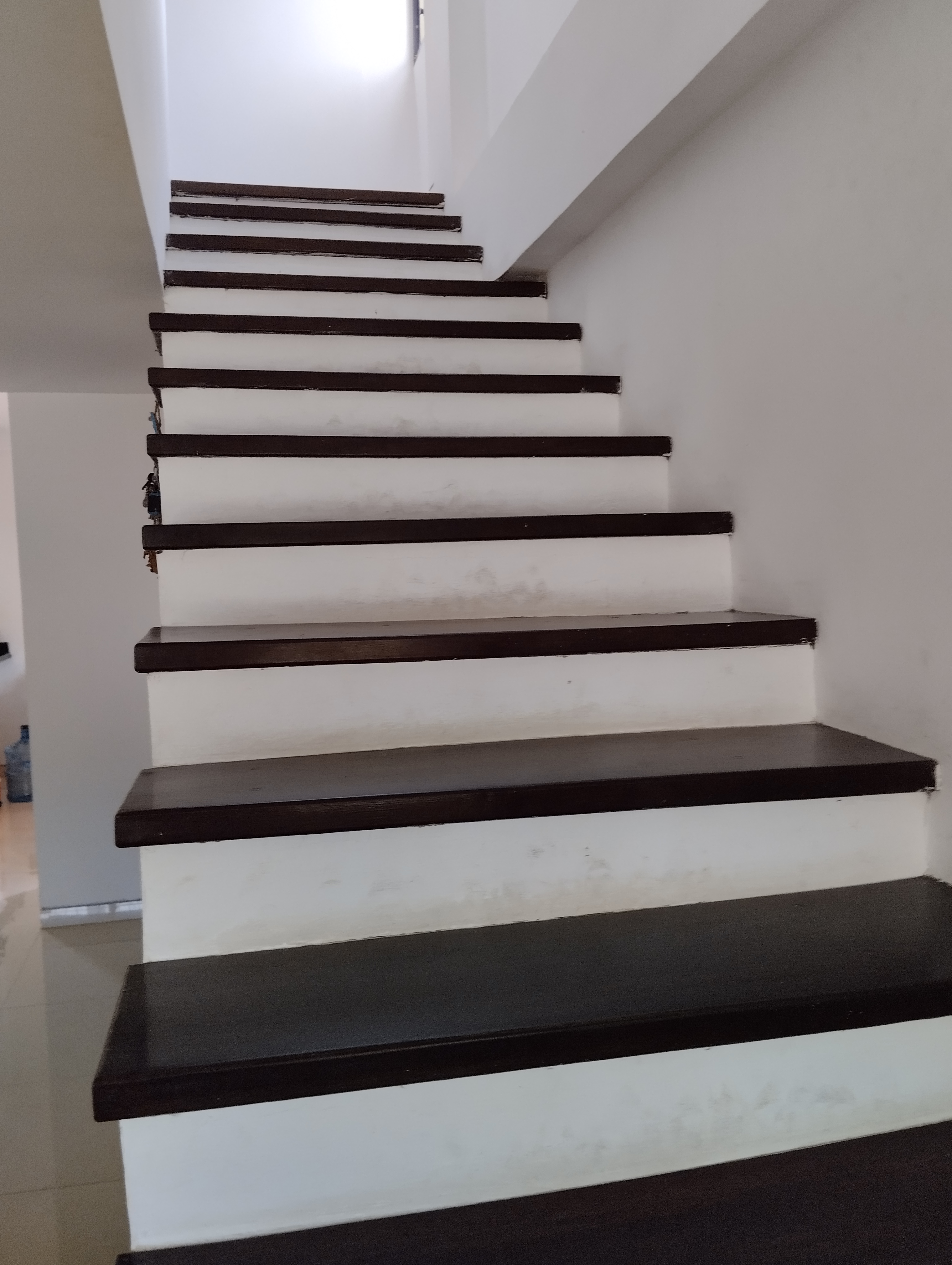 TOWN HOUSE EN VENTA URB. JORGE COLL