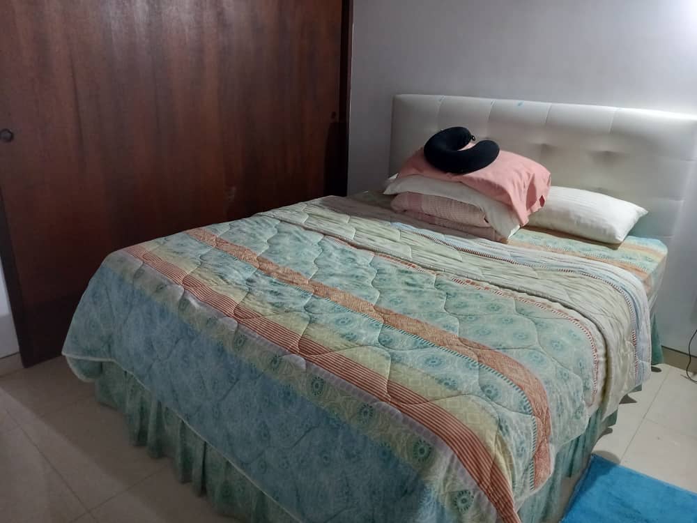 TOWN HOUSE EN VENTA URB. JORGE COLL