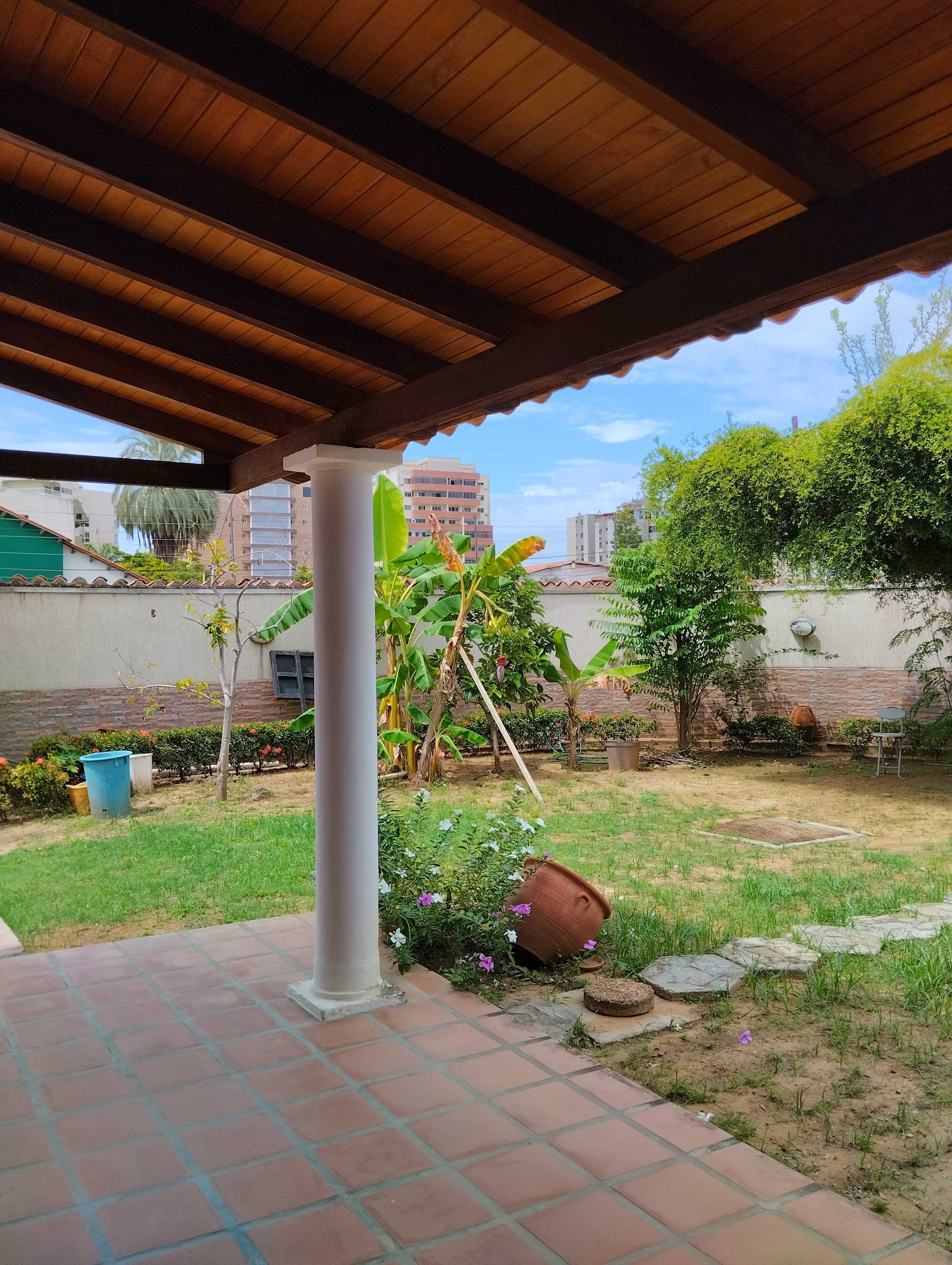 TOWN HOUSE EN VENTA URB. JORGE COLL