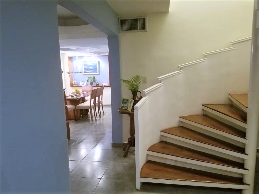TOWNHOUSE EN PARAISO II, EN VENTA