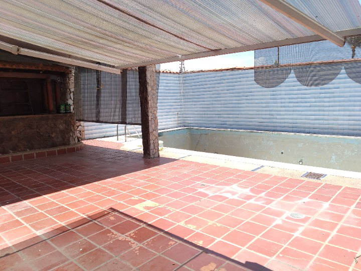 CASA EN CONJUNTO CERRADO, SECTOR MACHO MUERTO.