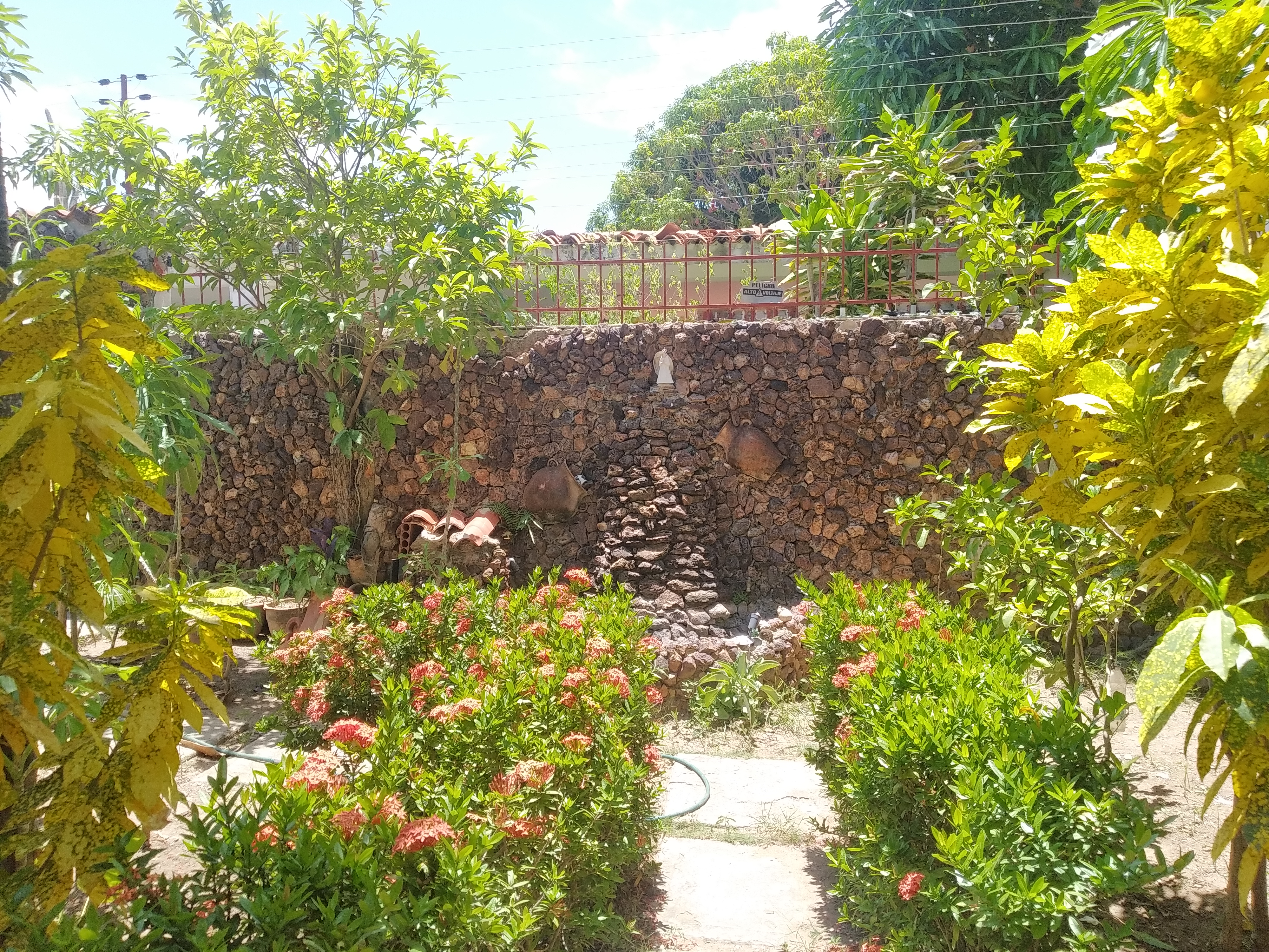 CASA EN CONJUNTO CERRADO, SECTOR MACHO MUERTO.